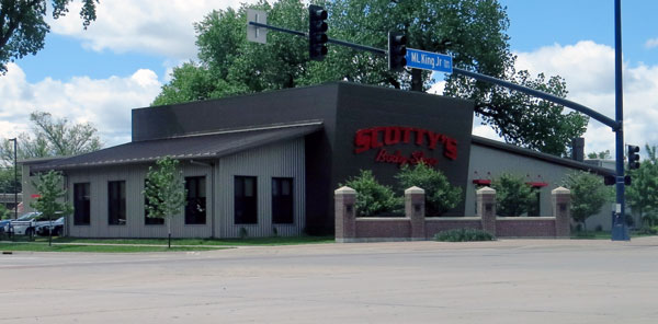 auto body shop on 6th st in des moines, ia